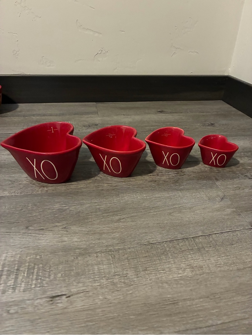 Rae Dunn XO measuring cups